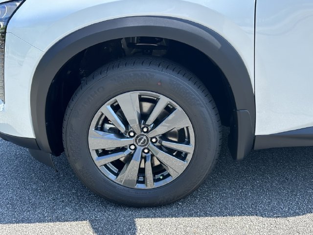 New 2026 Nissan Pathfinder SV w/ SV Premium Package AWD/4WD image 13