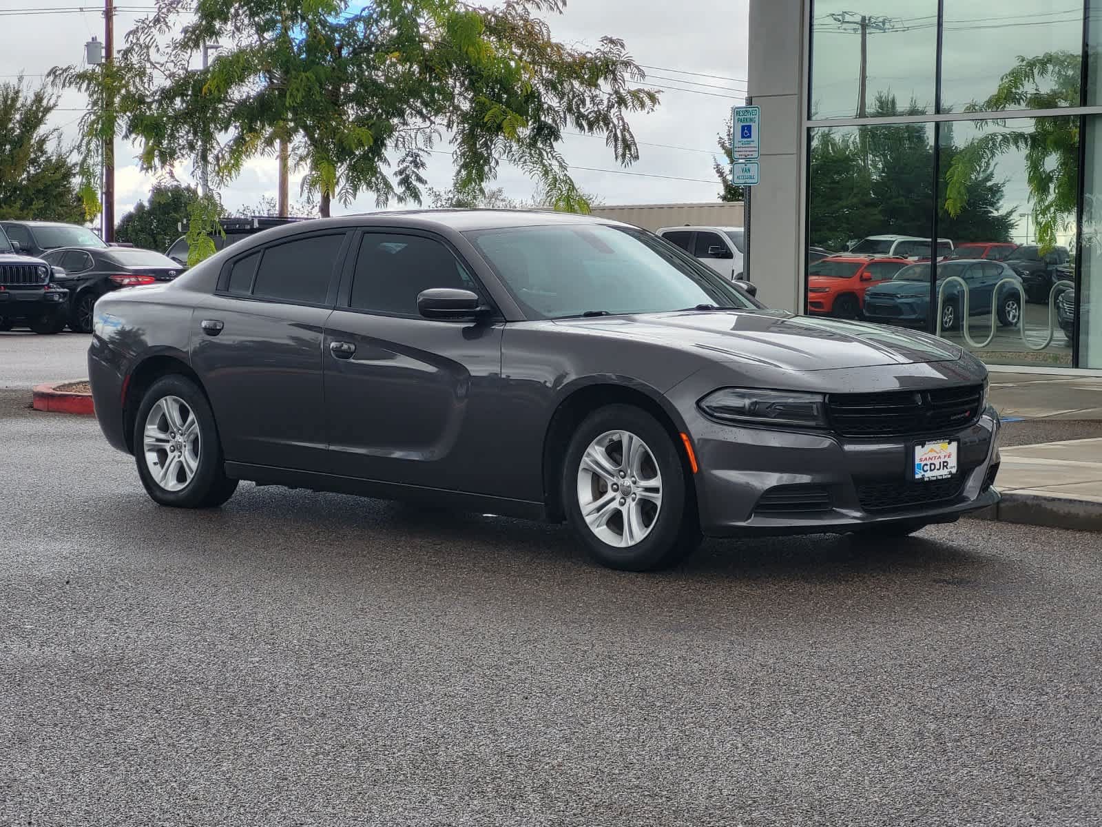 Used 2022 Dodge Charger SXT RWD image 3
