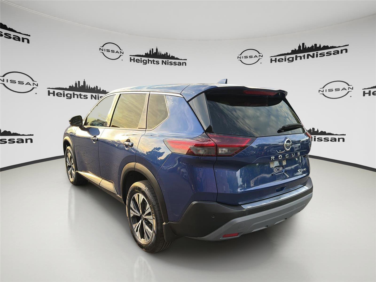 Used 2021 Nissan Rogue SV AWD/4WD image 2