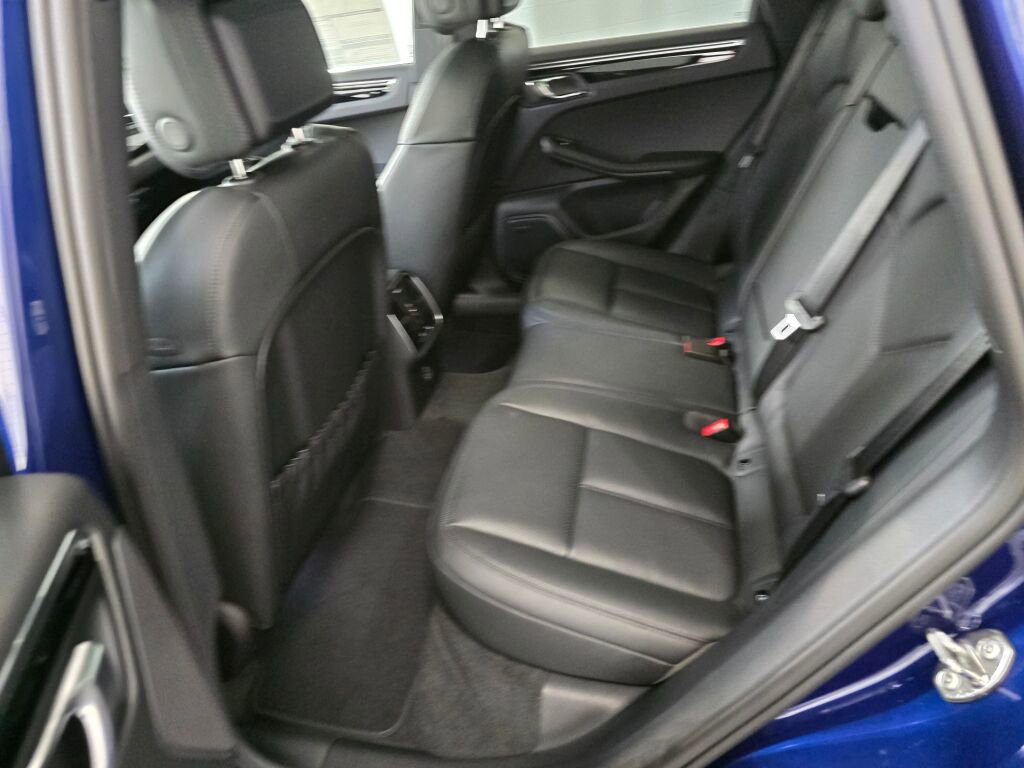 New 2026 Porsche Macan image 19