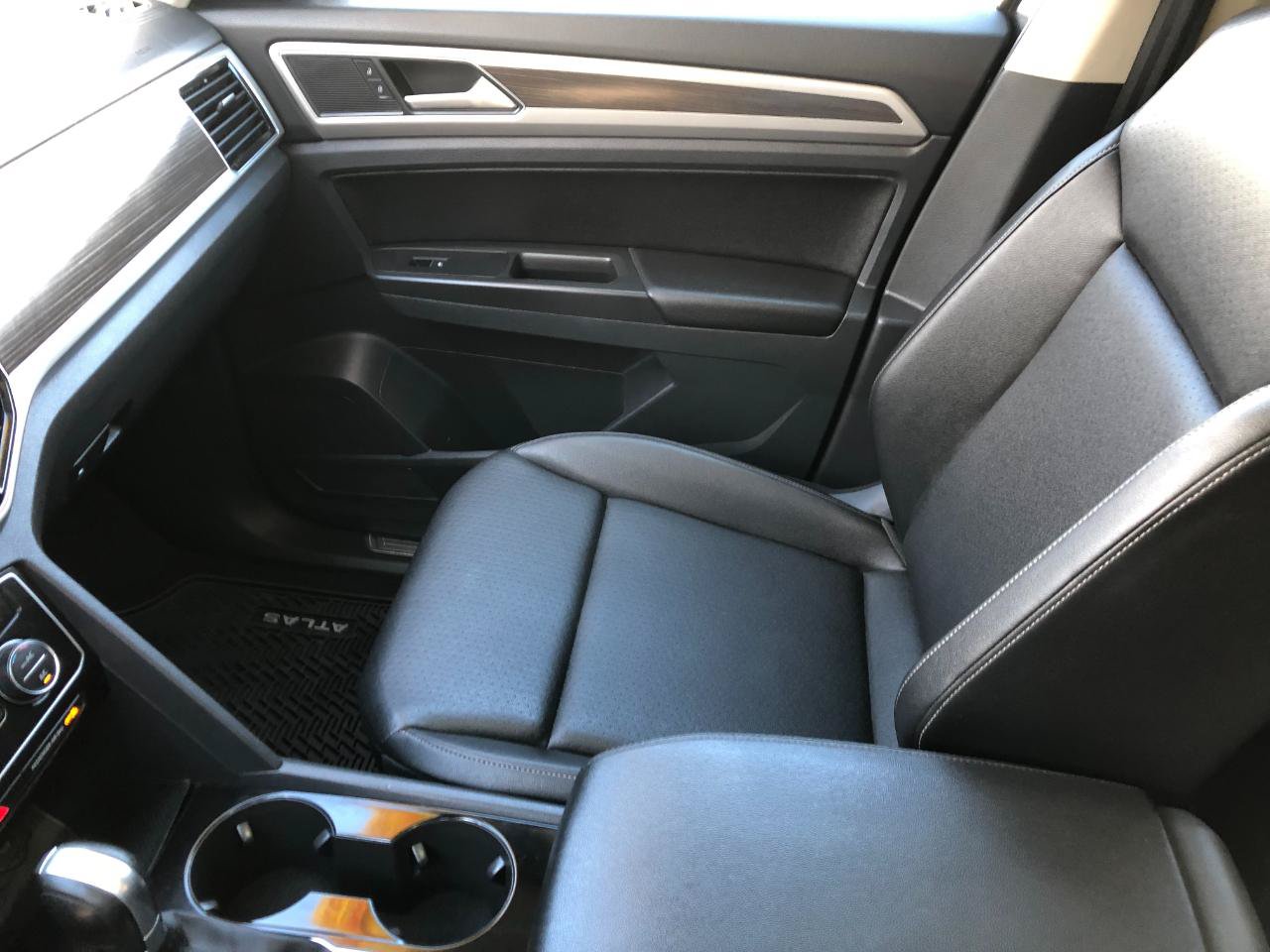 Used 2018 Volkswagen Atlas SEL AWD/4WD image 26