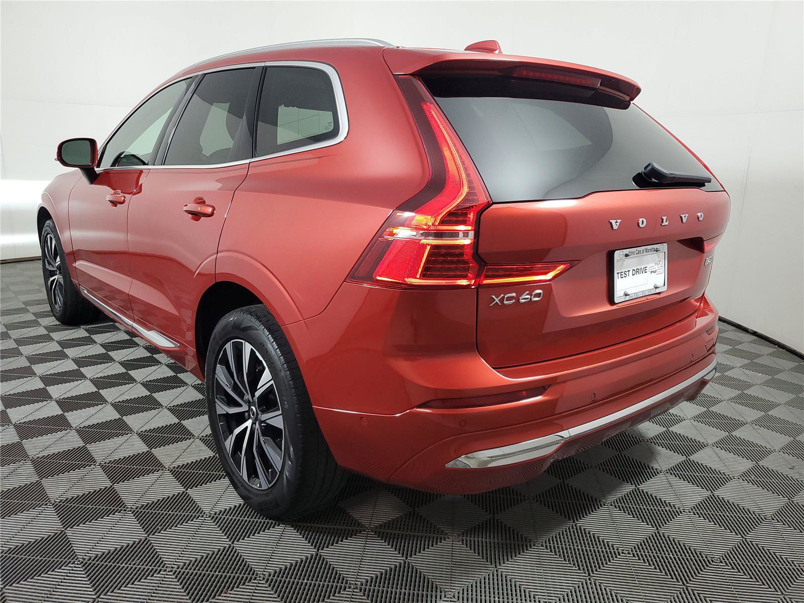 Certified 2023 Volvo XC60 B5 Plus w/ Climate Package AWD/4WD image 3