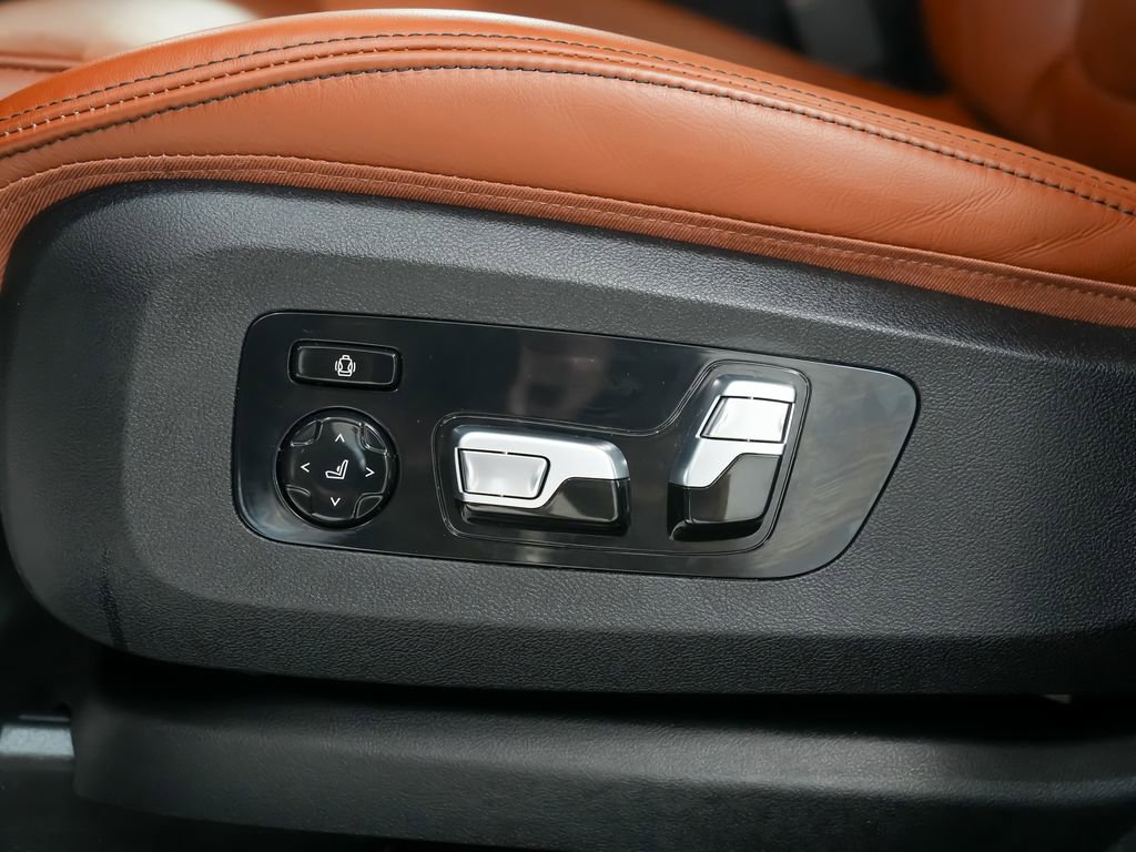 Used 2024 BMW X6 xDrive40i w/ Premium Package image 23