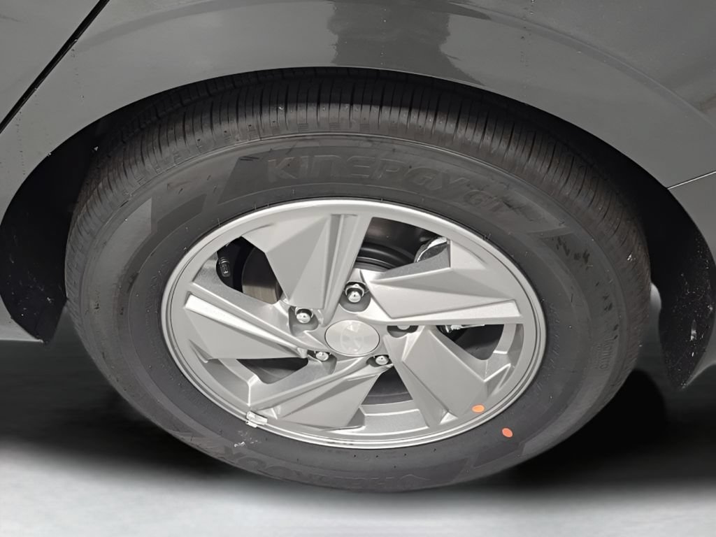 New 2026 Hyundai Elantra SE FWD image 40