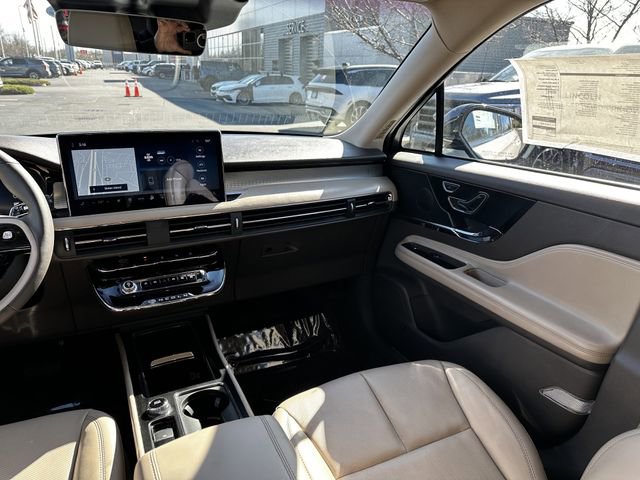 Certified 2024 Lincoln Corsair AWD w/ Equipment Group 101A image 17