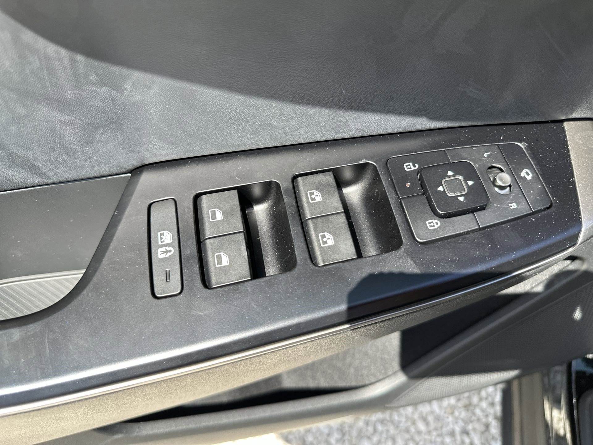 New 2025 Kia EV6 Light w/ Light LR Technology Package image 17