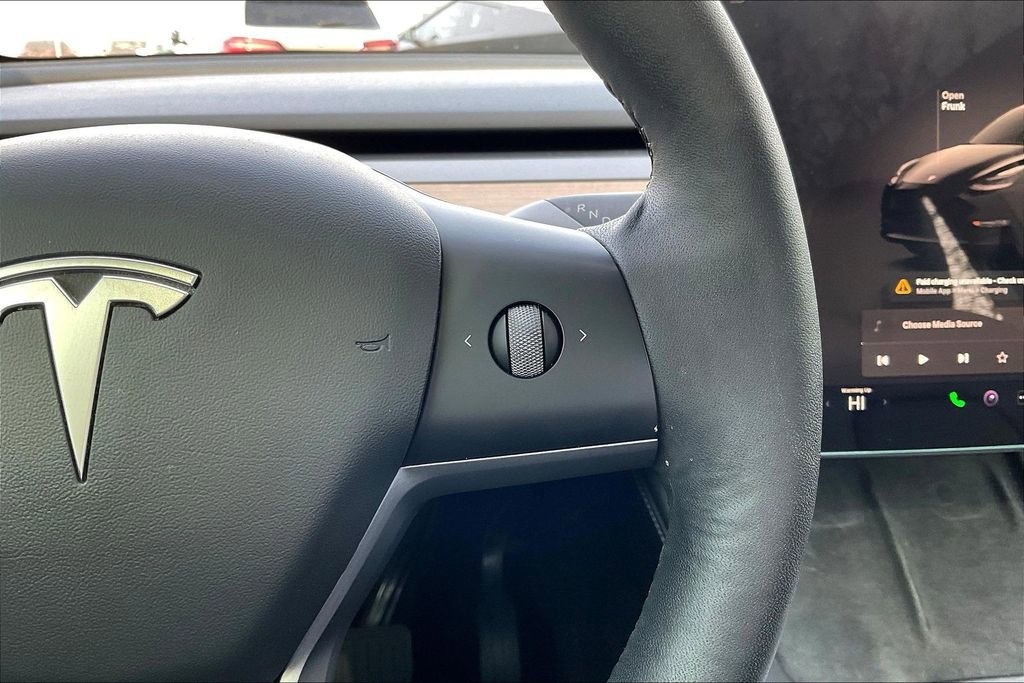 Used 2022 Tesla Model Y Long Range image 12