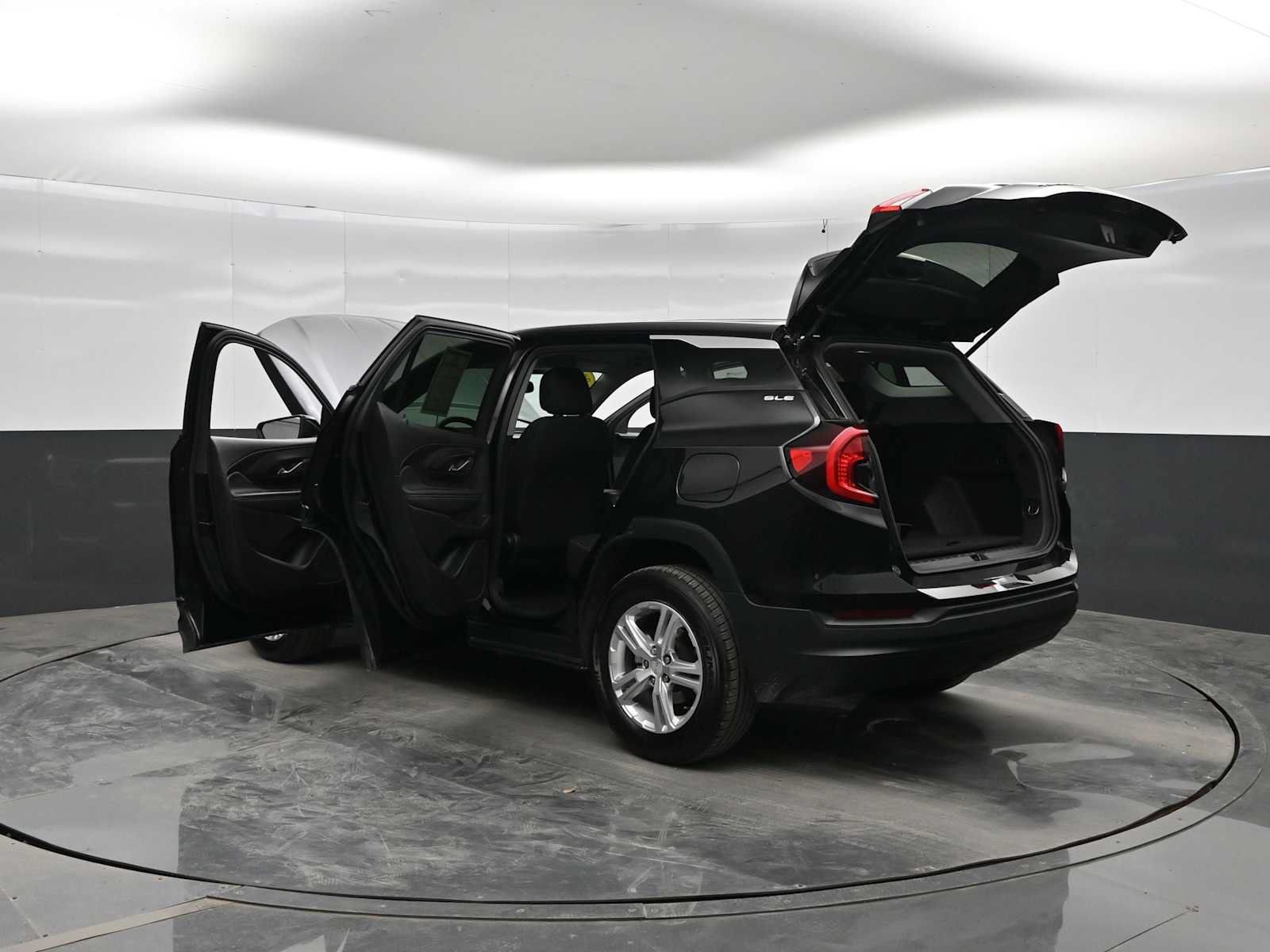 Used 2024 GMC Terrain SLE AWD/4WD image 45