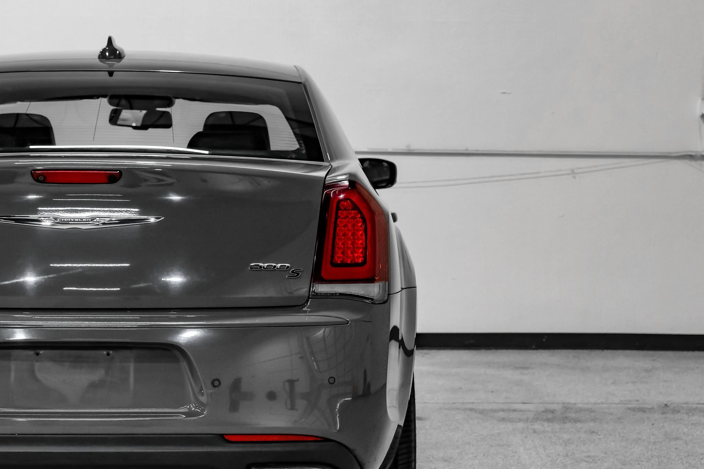 Used 2018 Chrysler 300 S w/ 300S Premium Group RWD image 63