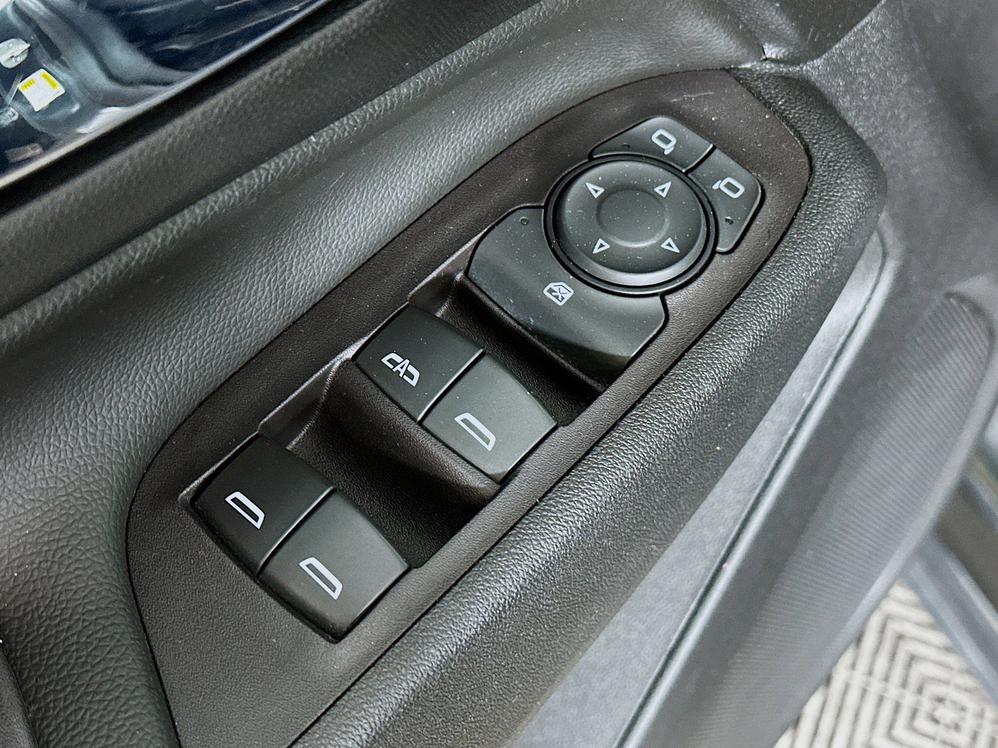 Used 2020 Chevrolet Equinox LT image 17