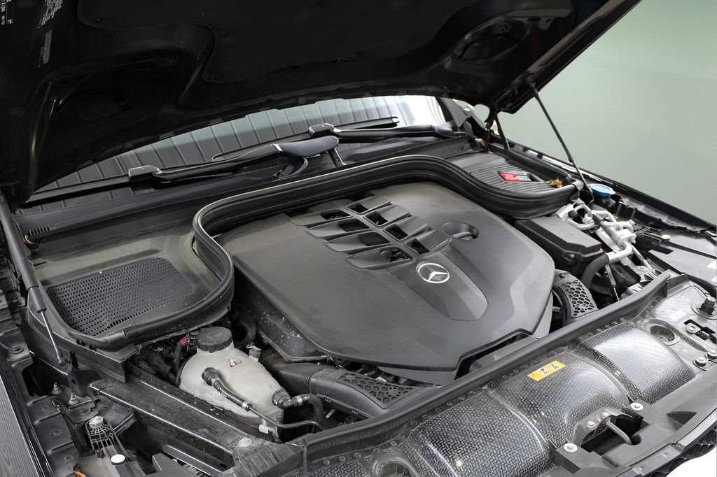 Used 2021 Mercedes-Benz GLS 580 4MATIC image 45