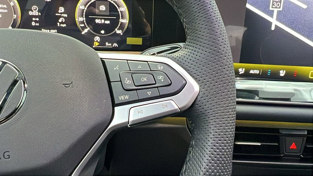 New 2026 Volkswagen Tiguan SEL R-Line image 30