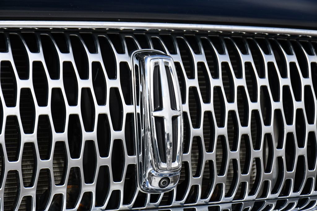 Used 2022 Lincoln Nautilus Reserve w/ Equipment Group 201A image 36