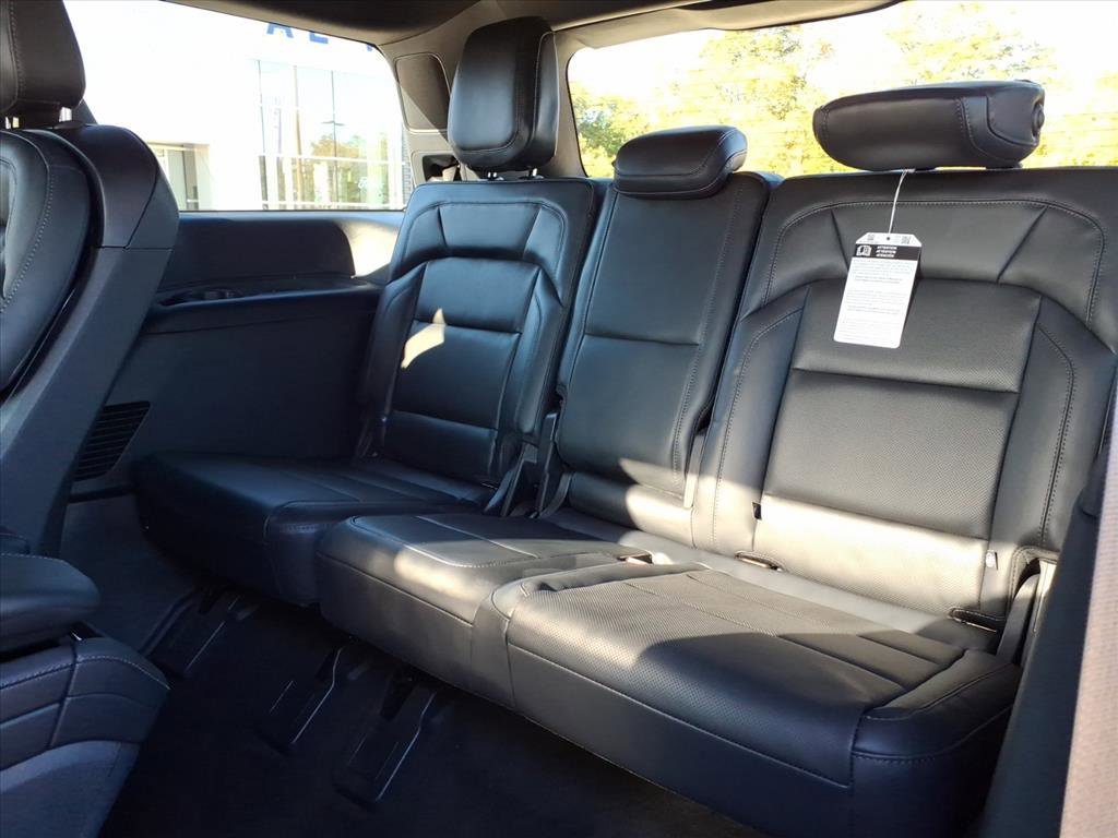 New 2025 Lincoln Navigator Reserve image 12