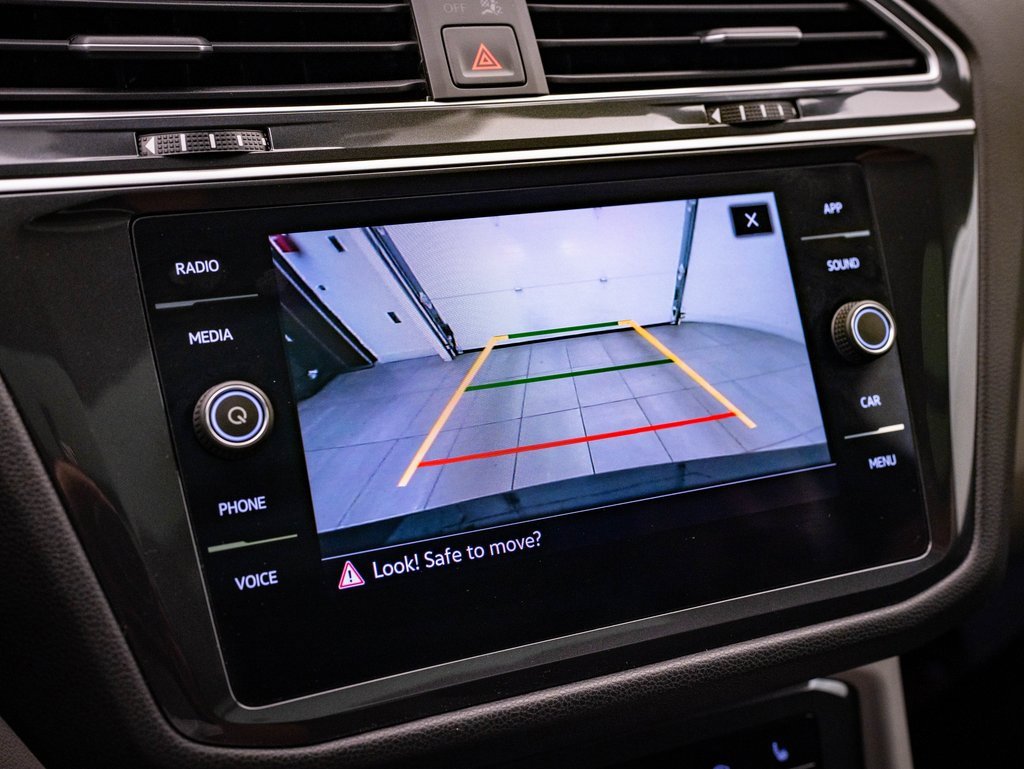 Used 2024 Volkswagen Tiguan SE R-Line image 31