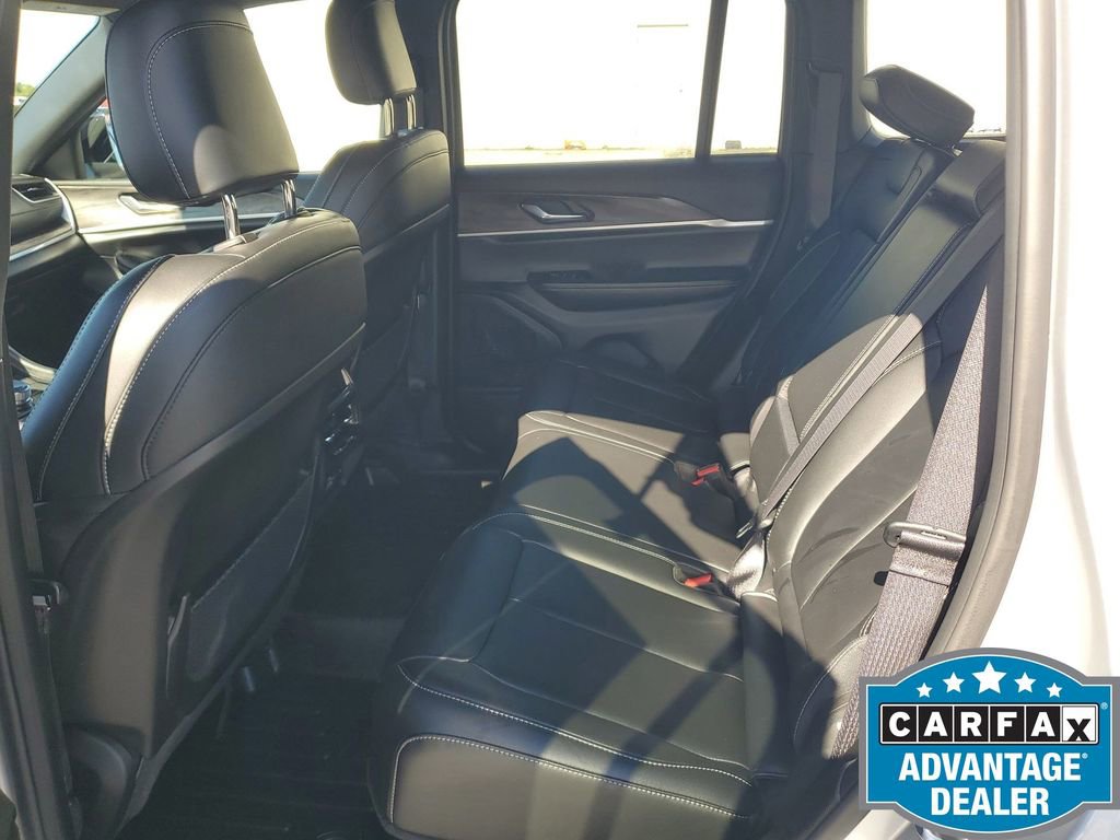 Used 2025 Jeep Grand Cherokee Limited image 25