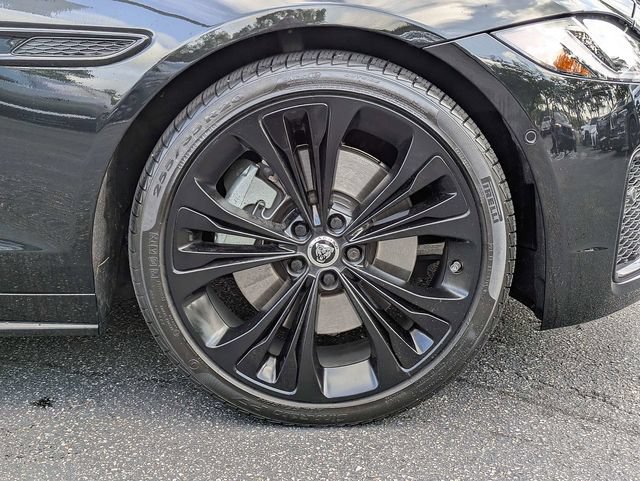 Used 2024 Jaguar XF R-Dynamic SE AWD/4WD image 10