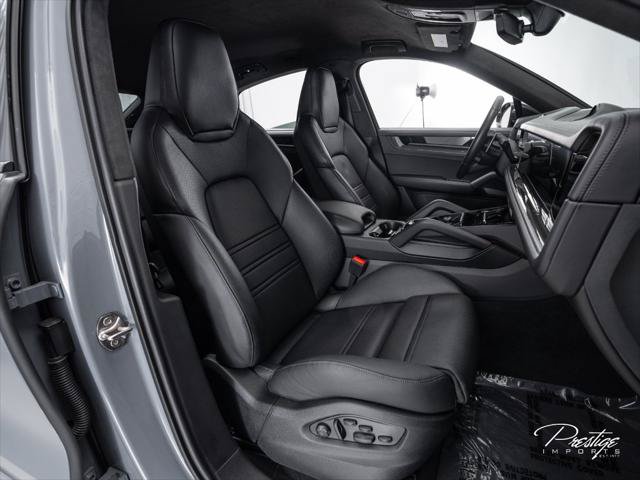 Used 2024 Porsche Cayenne Turbo GT AWD/4WD image 42