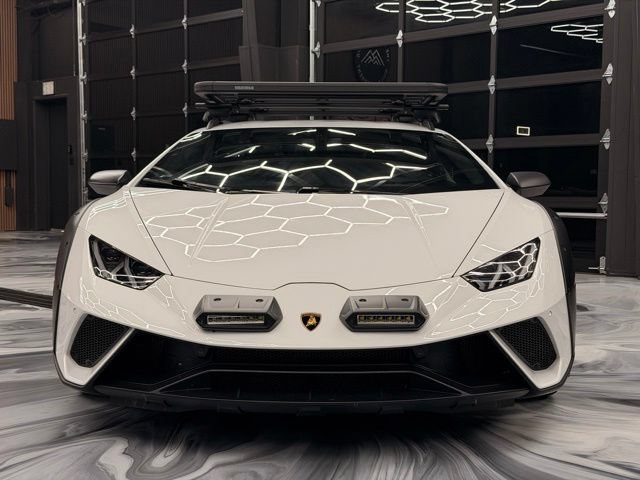 Used 2024 Lamborghini Huracan Sterrato AWD/4WD image 3