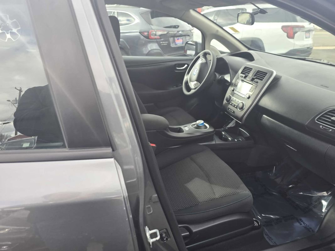 Used 2017 Nissan Leaf S image 29