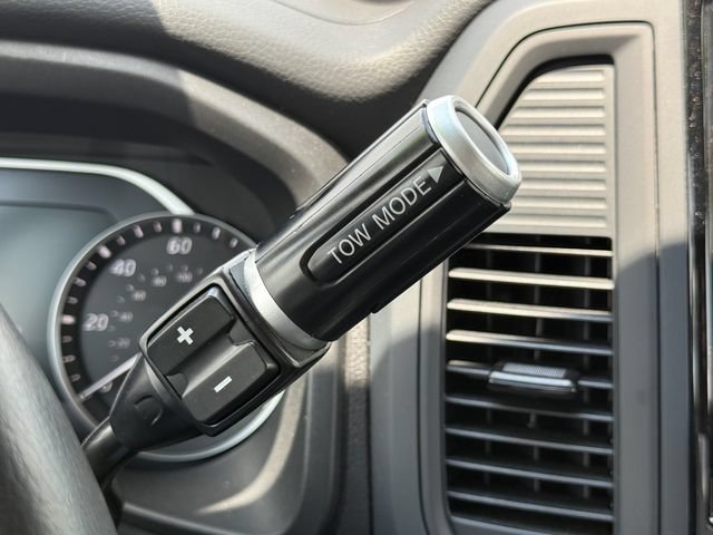 Used 2024 Nissan Titan SV w/ SV Convenience Package RWD image 21