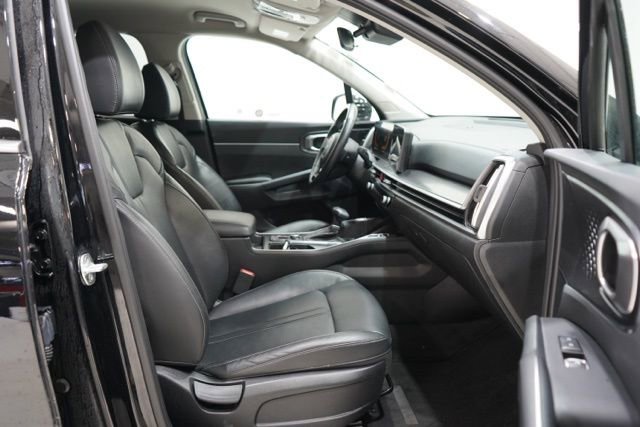 Used 2024 Kia Sorento S image 38