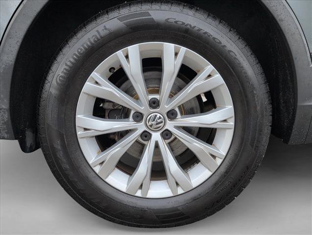 Used 2020 Volkswagen Tiguan S image 9