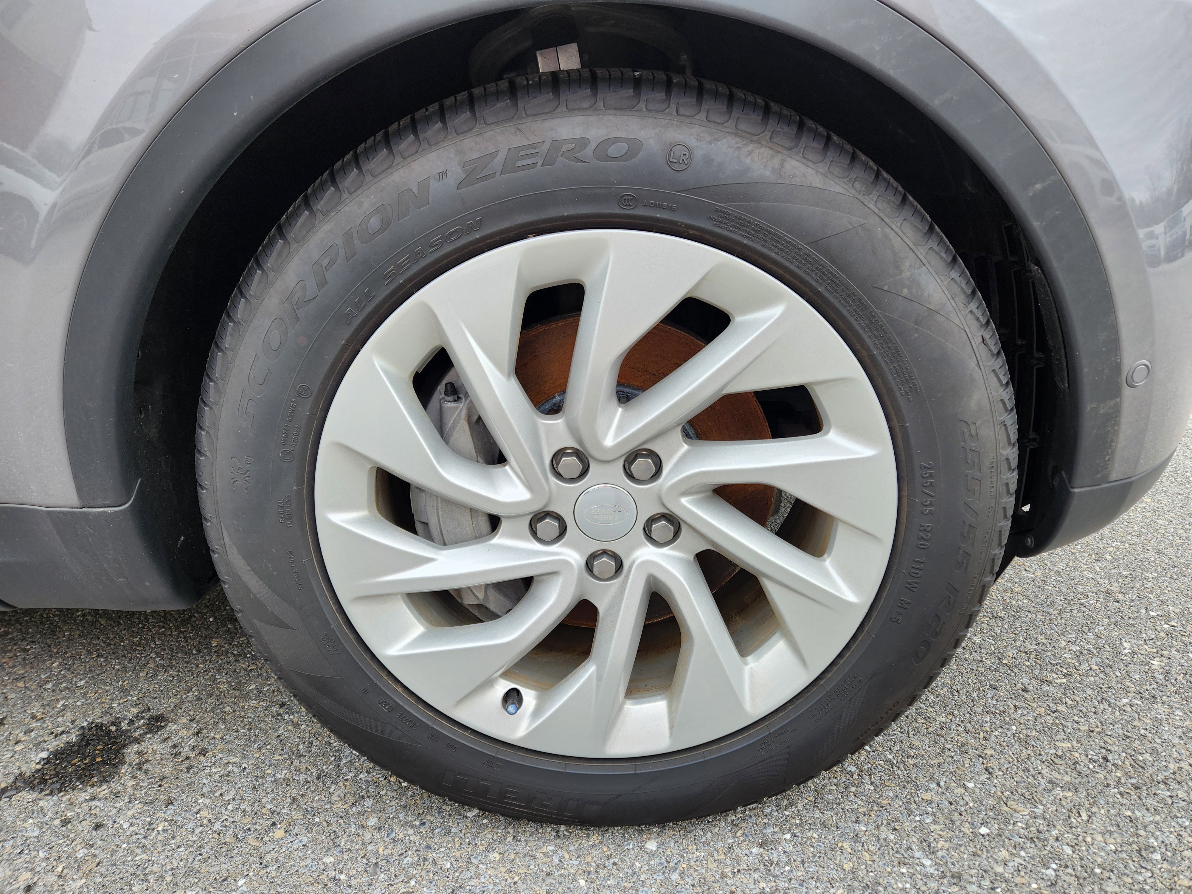 Certified 2024 Land Rover Discovery S image 7