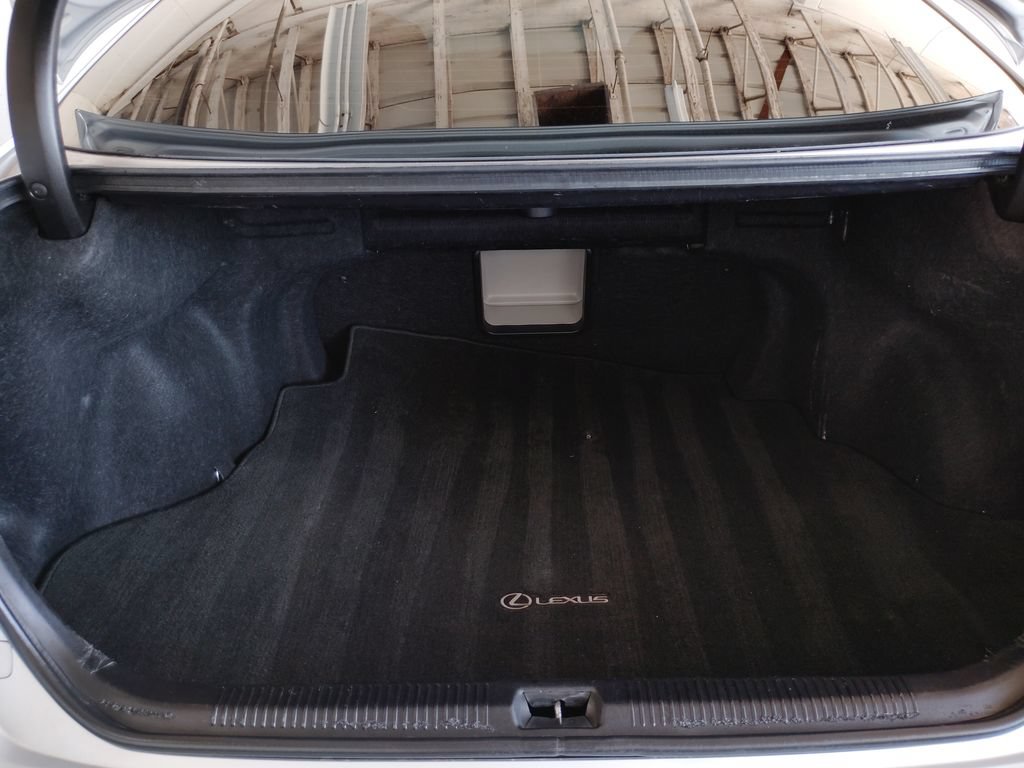 Used 2011 Lexus ES 350 w/ Preferred Accessory Package FWD image 16