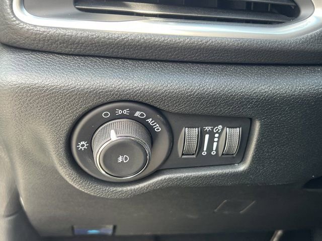 New 2026 Chrysler Pacifica Limited image 23