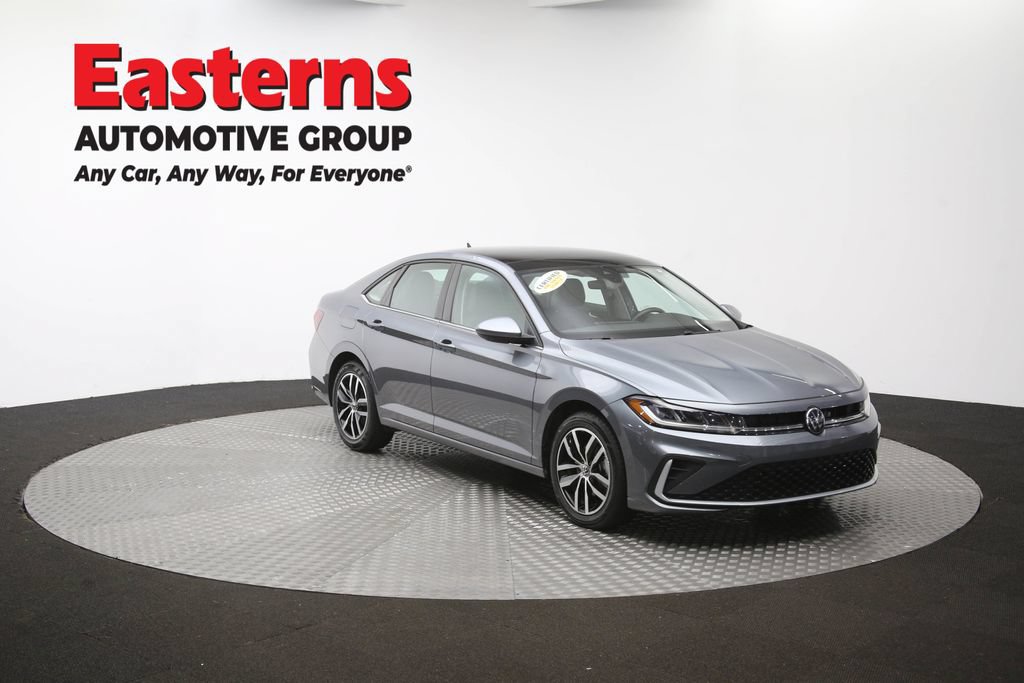 Used 2025 Volkswagen Jetta SE FWD image 49