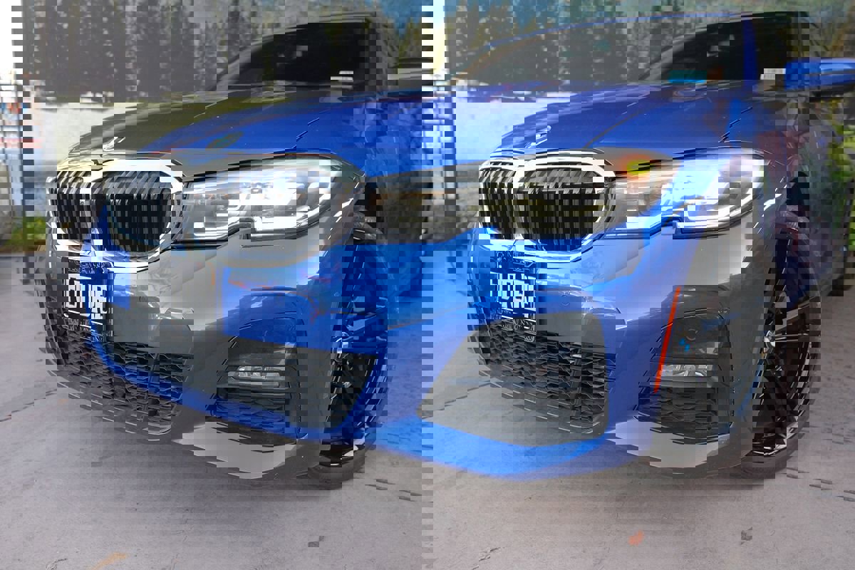 Used 2020 BMW 330i Sedan w/ M Sport Package image 8