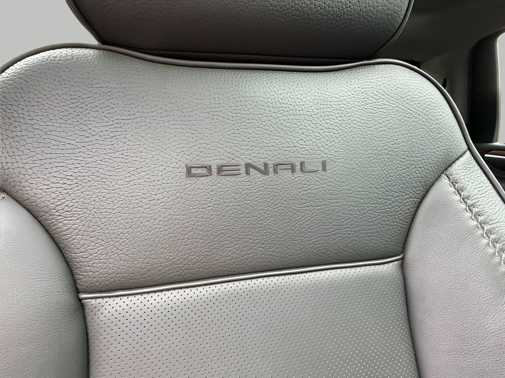 Used 2026 GMC Sierra 3500 Denali w/ Denali Reserve Package AWD/4WD image 12