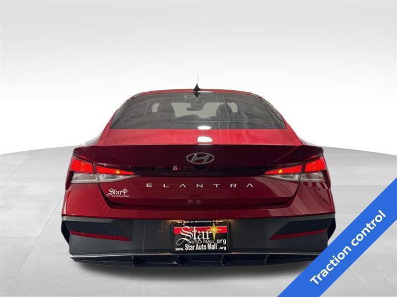 Used 2024 Hyundai Elantra SEL FWD image 6