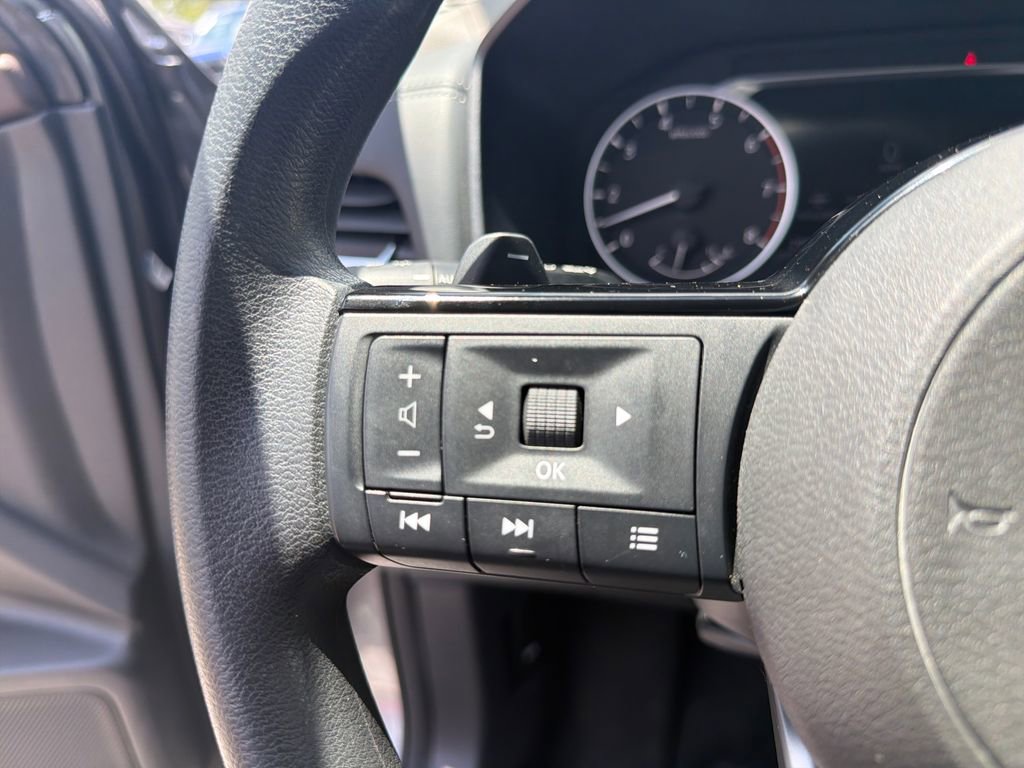 Used 2022 Nissan Rogue SV FWD image 29