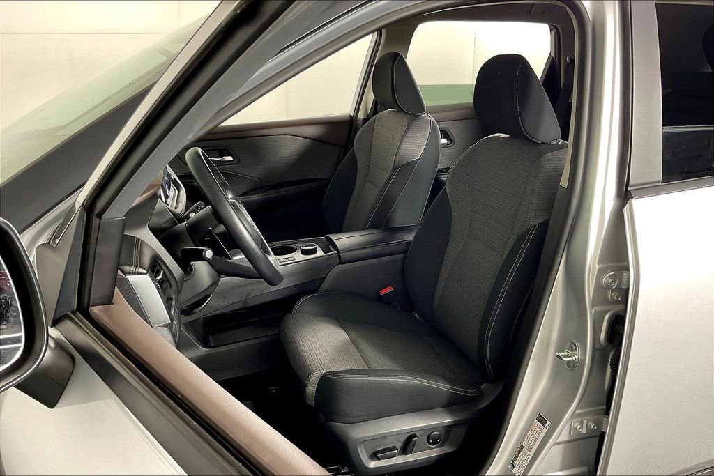 Certified 2023 Nissan Rogue SV image 34