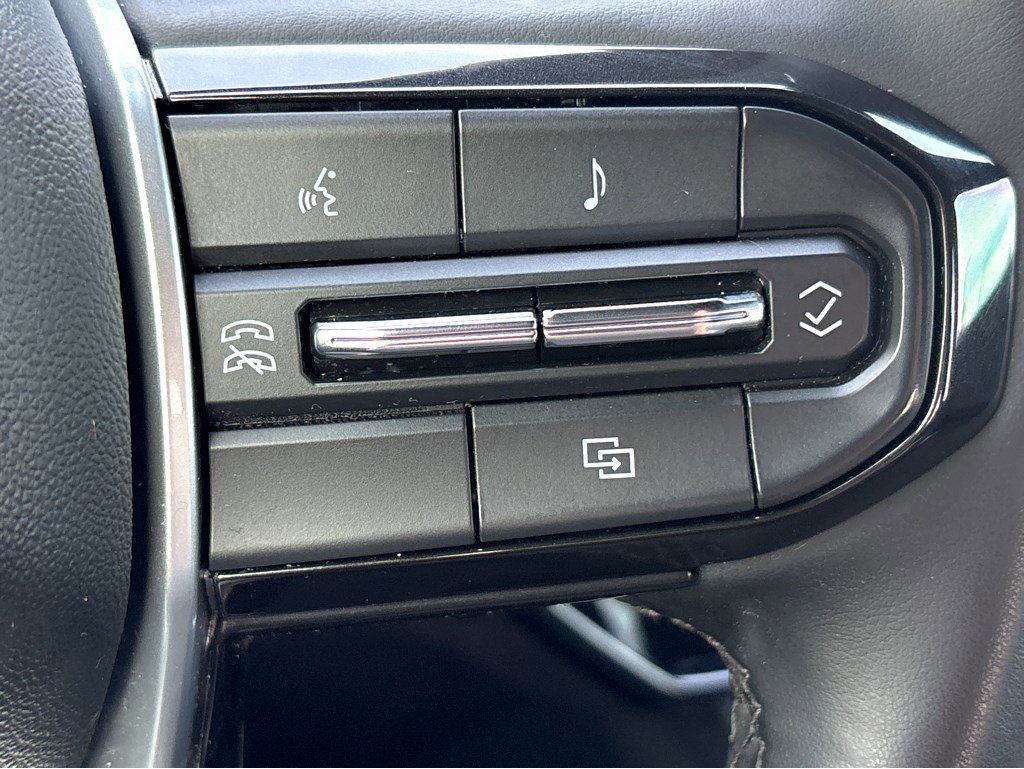 Used 2023 Chevrolet Colorado LT w/ LT Convenience Package II image 19