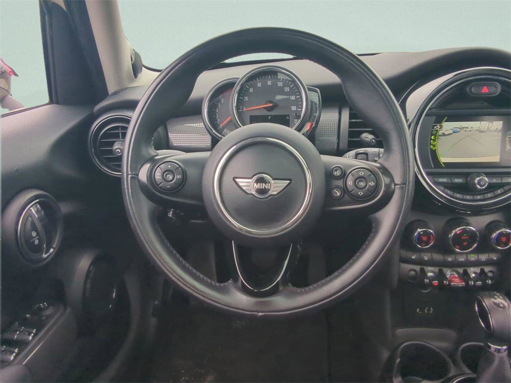 Used 2018 MINI Cooper 4-Door Hardtop image 16