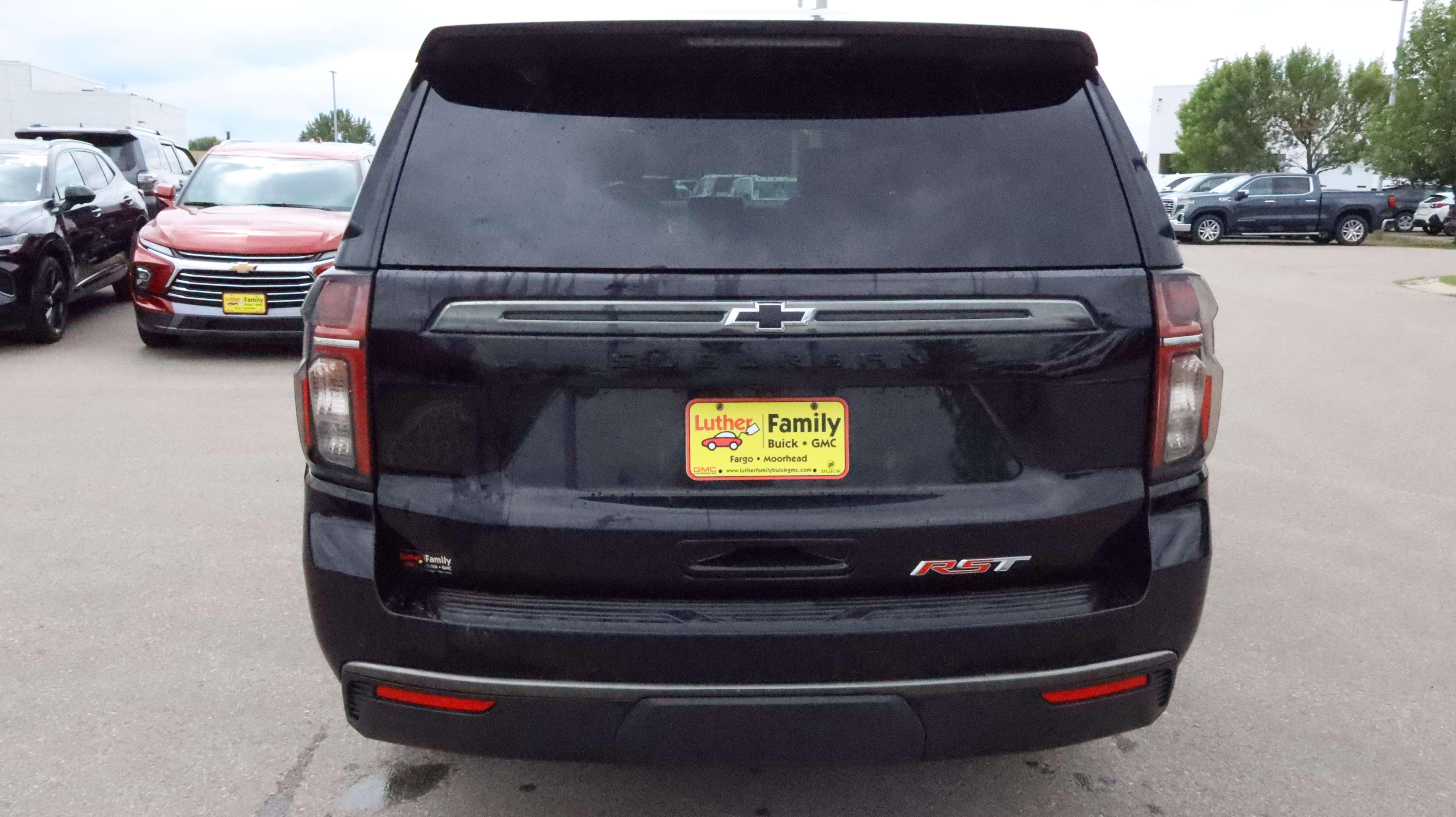 Certified 2022 Chevrolet Suburban RST w/ Luxury Package AWD/4WD image 6