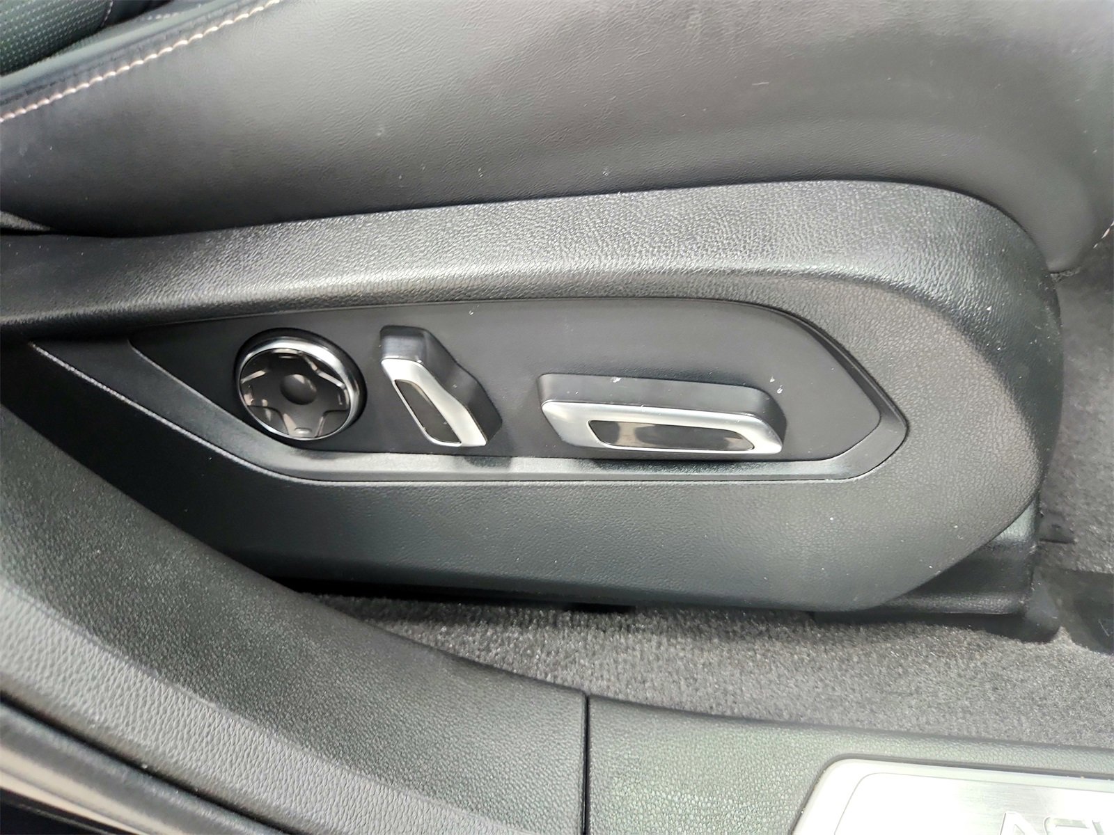 Used 2023 Acura RDX w/ Technology Package image 38