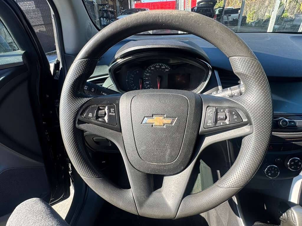 Used 2017 Chevrolet Trax LT FWD image 11