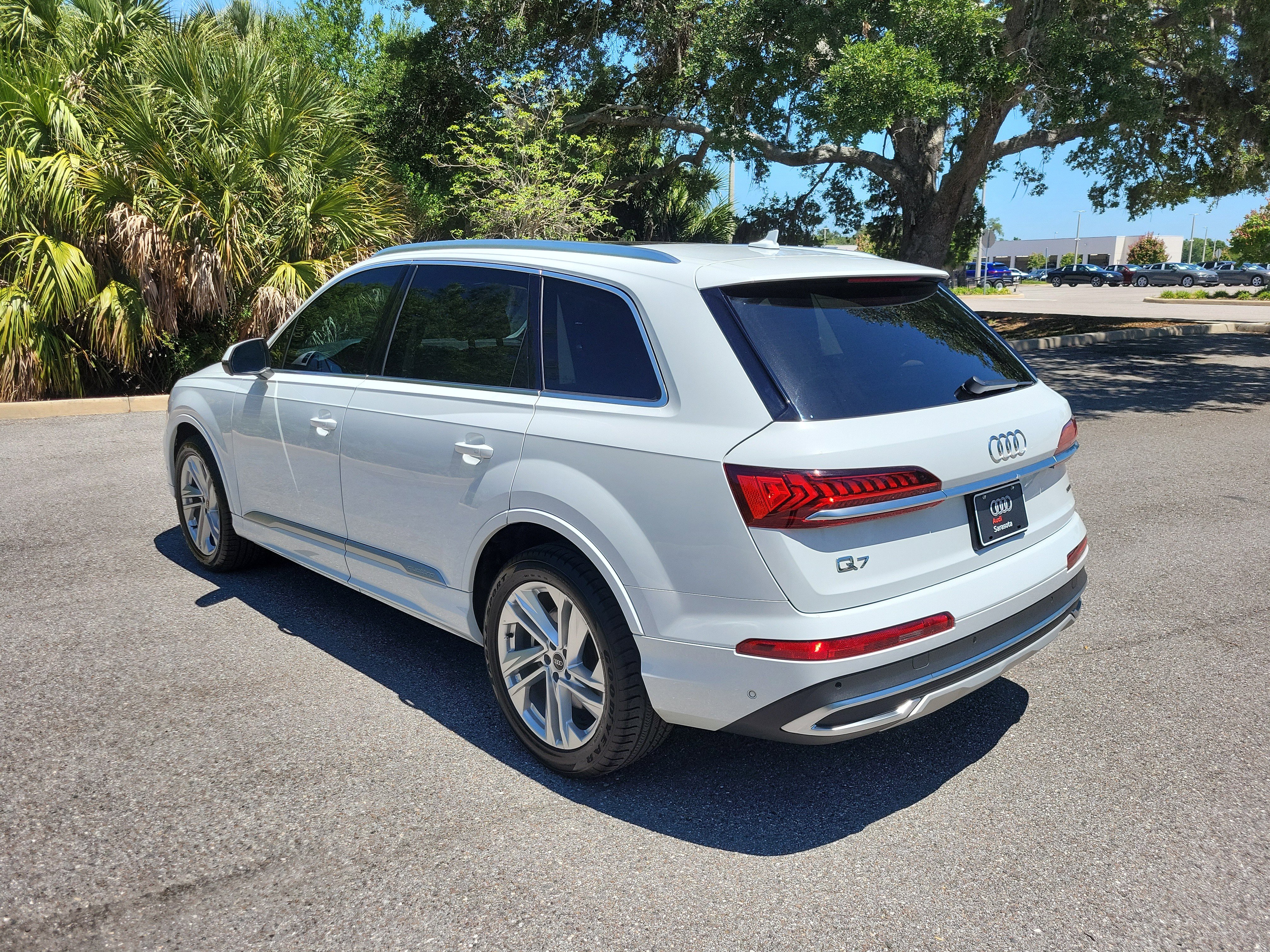 Used 2021 Audi Q7 3.0T Premium Plus w/ Premium Plus Package AWD/4WD image 6