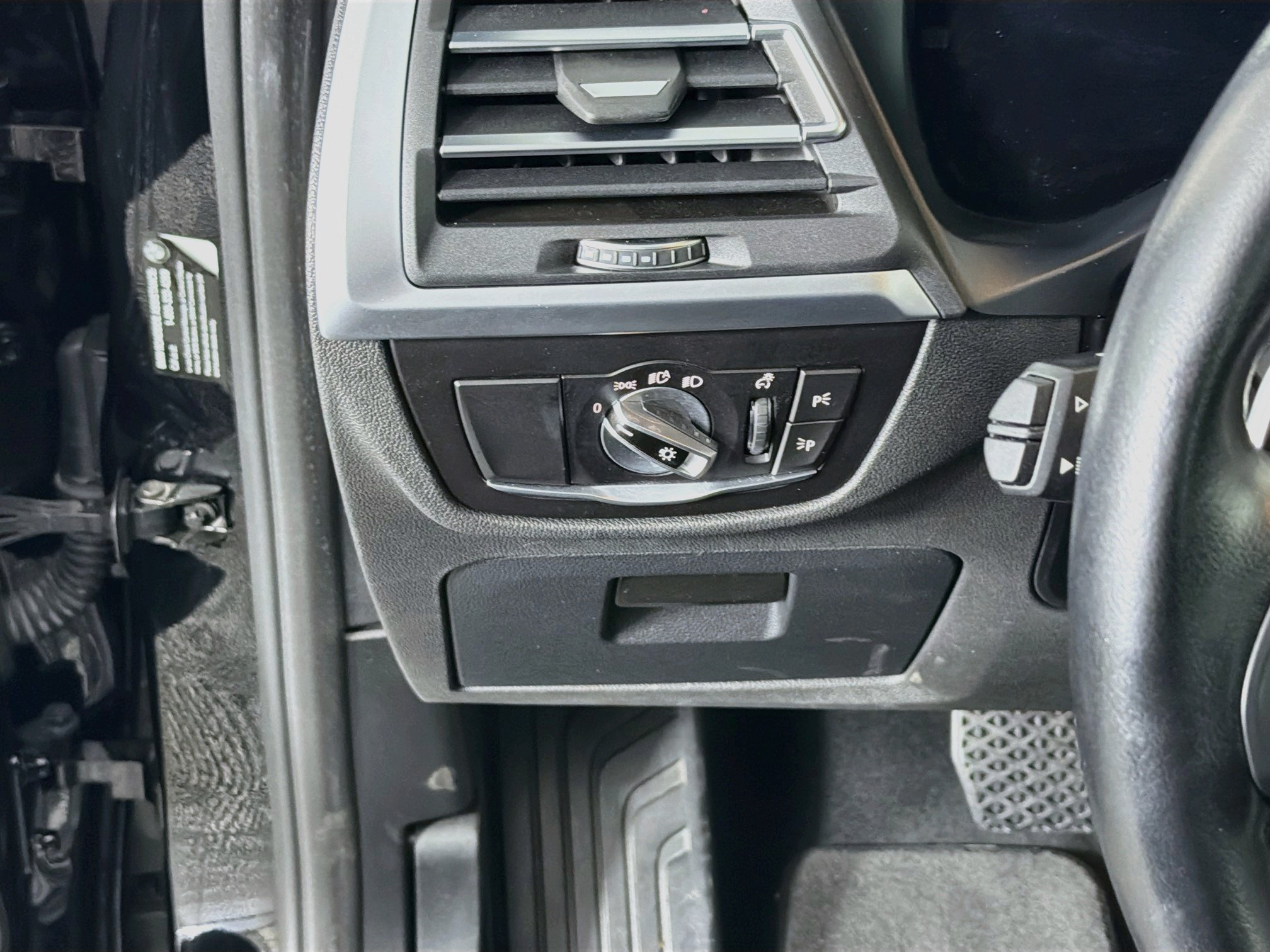 Used 2022 BMW X3 sDrive30i w/ Convenience Package RWD image 17
