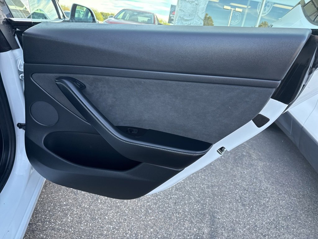 Used 2021 Tesla Model 3 Standard Range Plus image 27