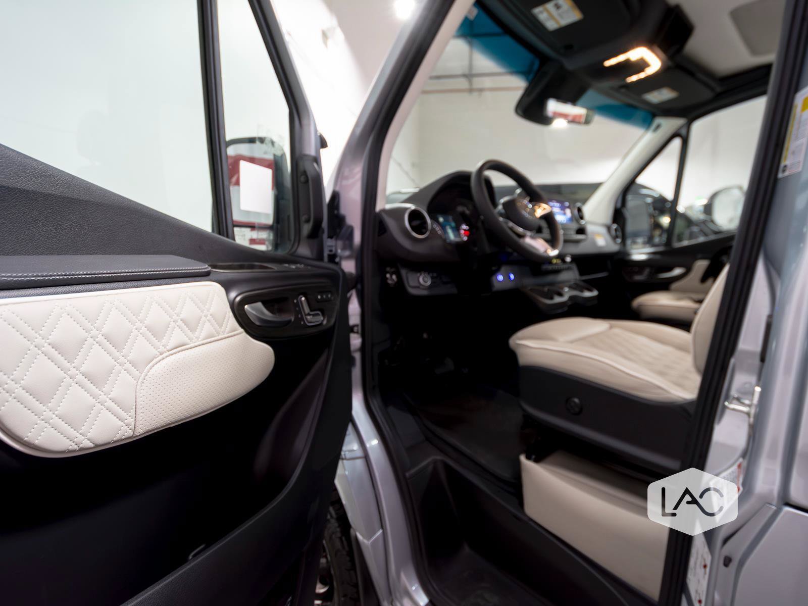 Used 2025 Mercedes-Benz Sprinter 3500 image 15