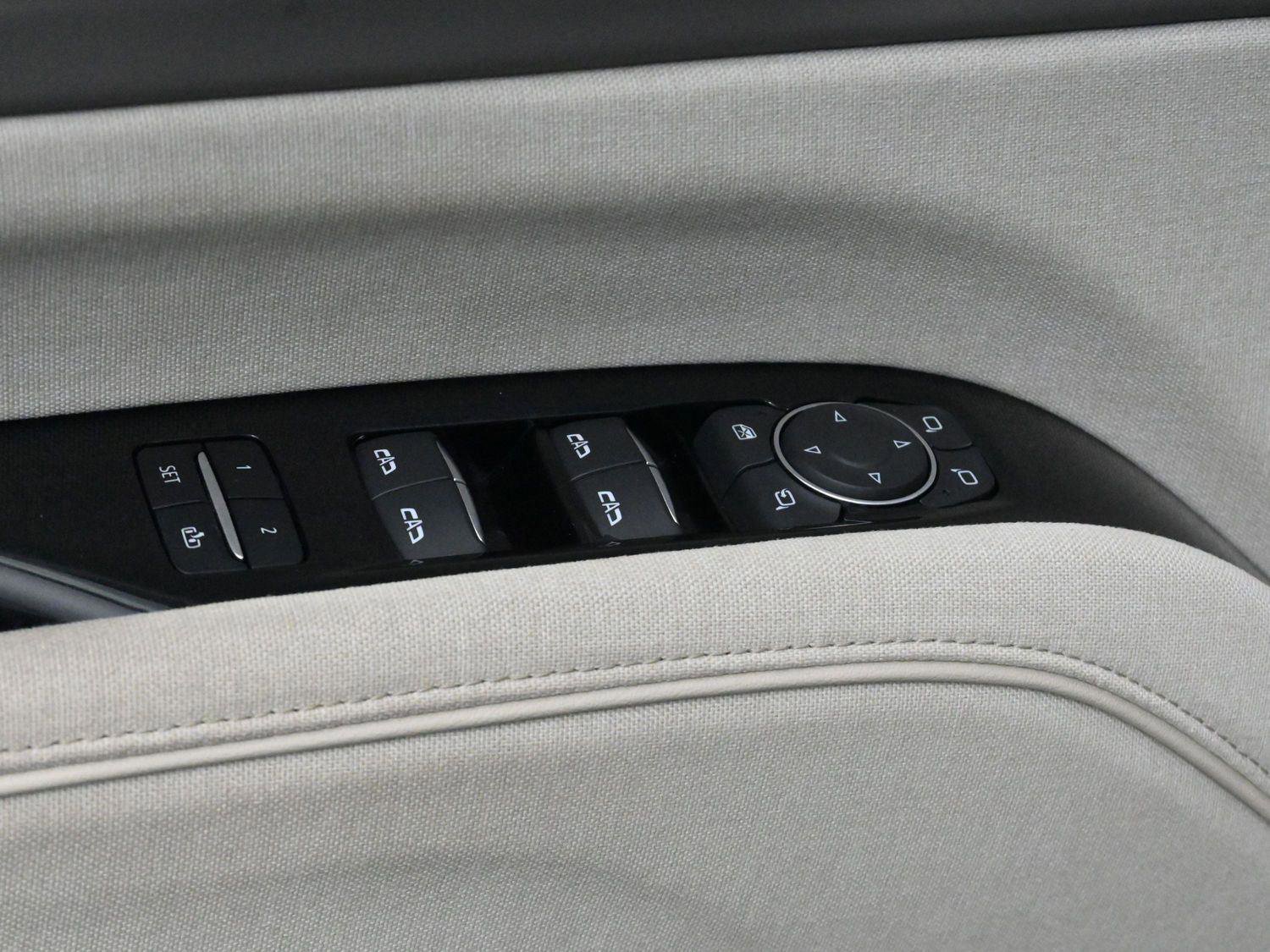 Certified 2022 Cadillac Escalade ESV Sport Platinum w/ Heavy-Duty Trailer Package image 15