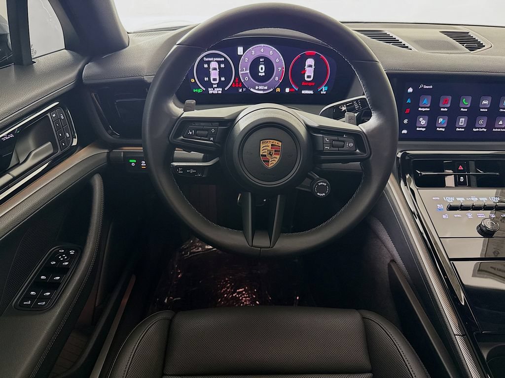 Used 2024 Porsche Panamera RWD image 25
