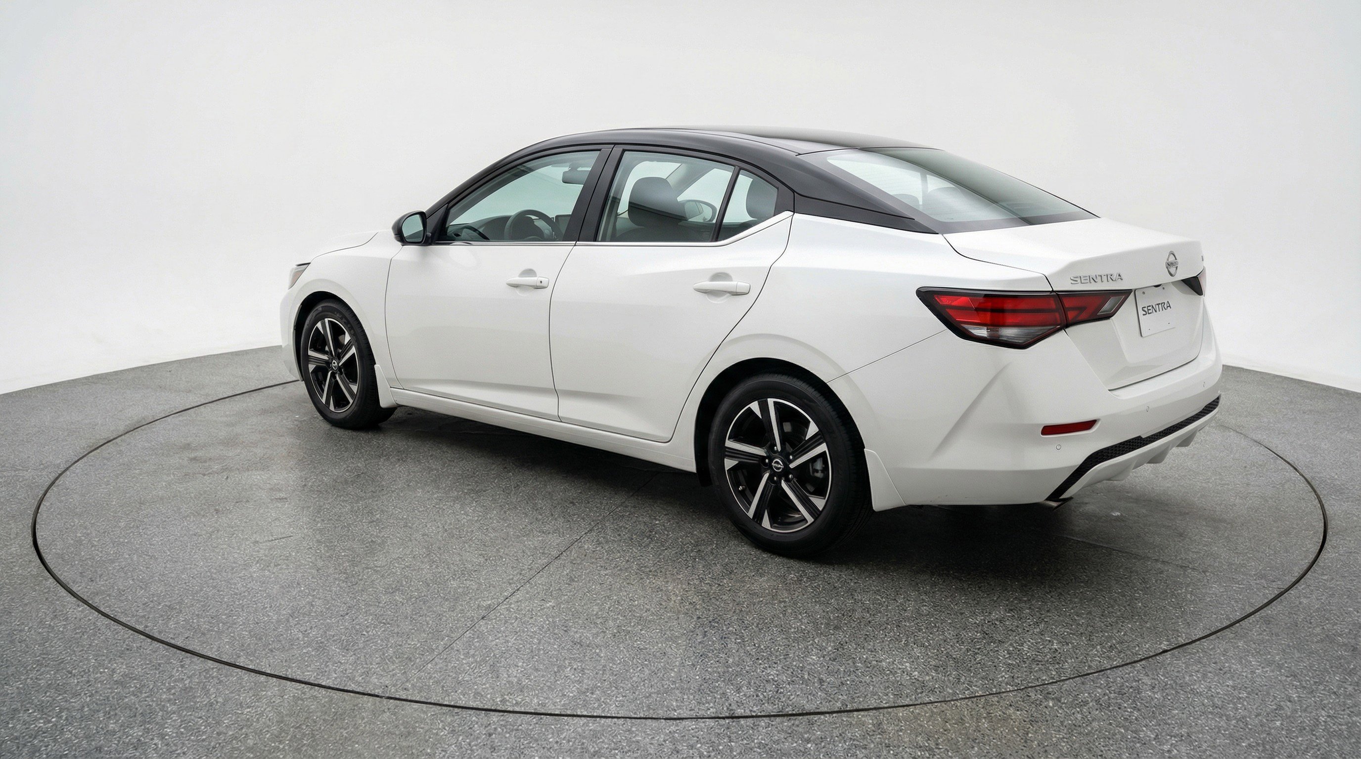 Used 2025 Nissan Sentra SV image 6