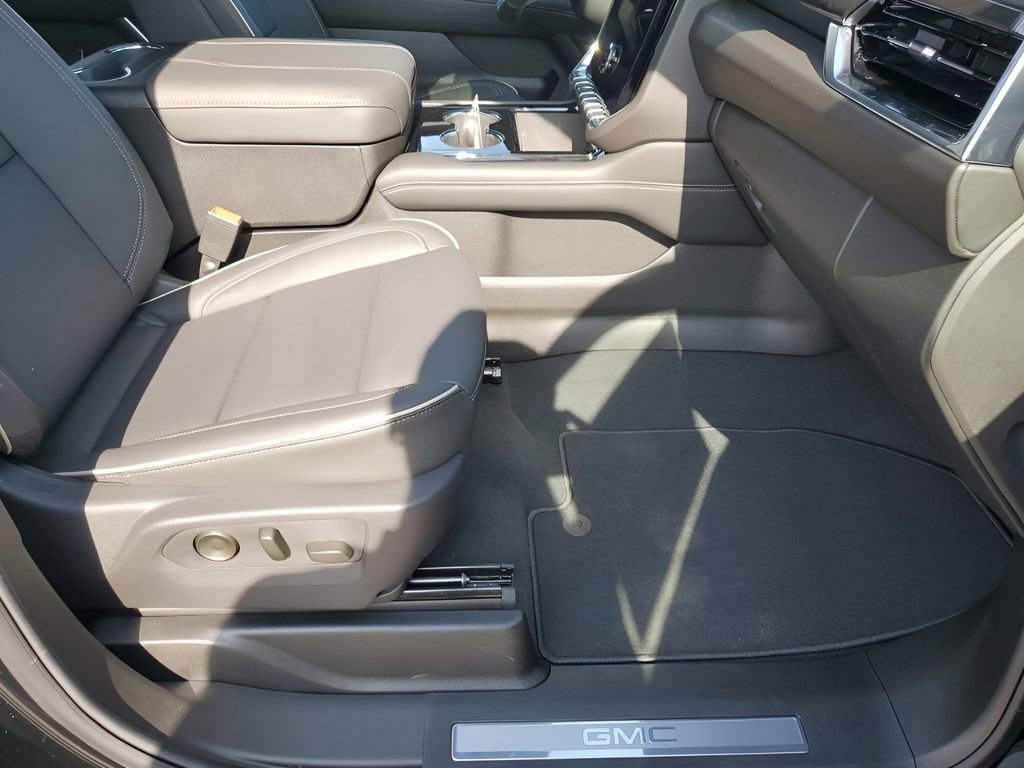 New 2026 GMC Yukon XL Elevation RWD image 16
