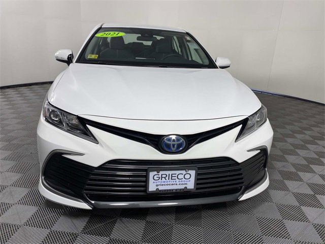 Used 2021 Toyota Camry LE image 3